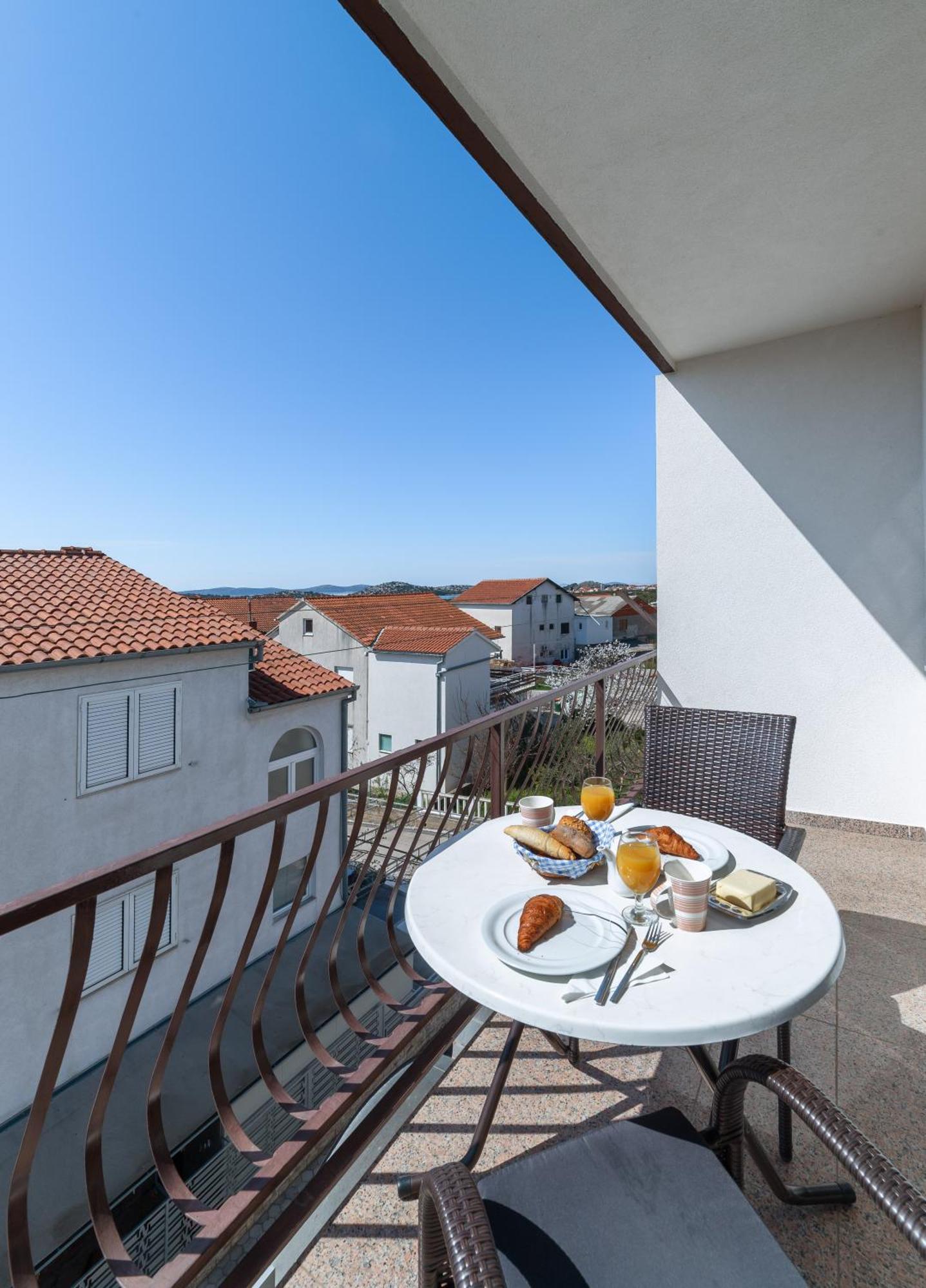 Apartments Valentino Vodice Luaran gambar