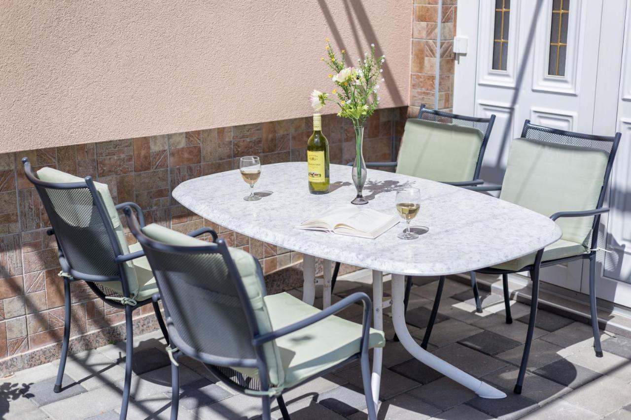 Apartments Valentino Vodice Luaran gambar